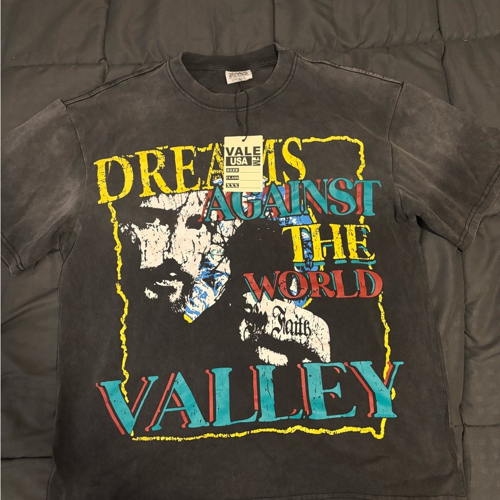 Vale USA graphic tee shirt